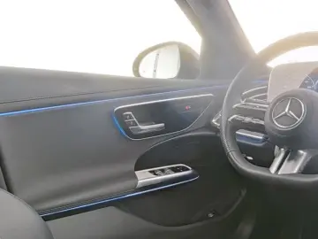 MERCEDES-BENZ E 300 e AMG AHK Totwinkel NIGHT Keyless Kam