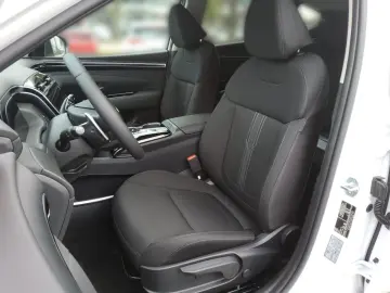 HYUNDAI Tucson 1.6 TGDi PHEV 4WD Trend NAVI ACC EHK SHZ