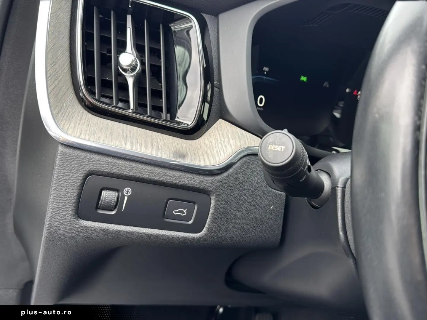 VOLVO XC 60 Inscription AWD Bluetooth Navi LED