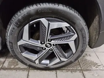 HYUNDAI Tucson 1.6 T-GDI Trend Plug-In Hybrid 4WD Navi