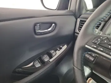 NISSAN LEAF BEV 40kWh N-Connecta Auto
