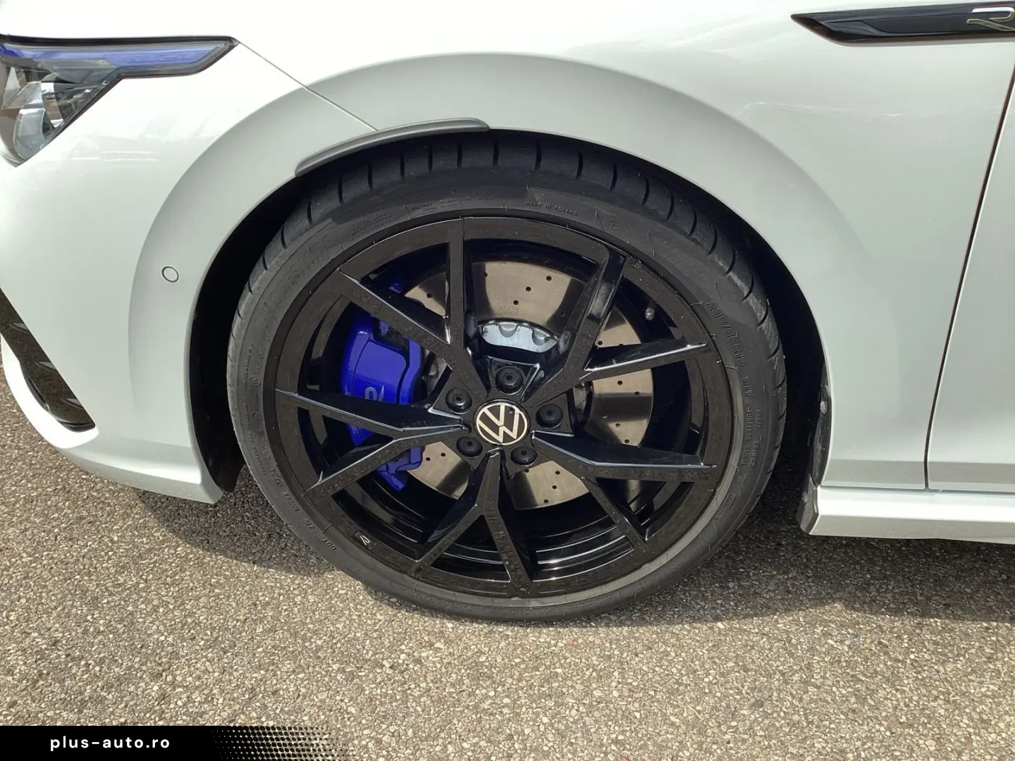 VW Golf VIII R 4M DSG Navi LED DCC Pano Head-UP!