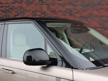 LAND ROVER Range Rover D250 HSE