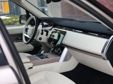 LAND ROVER Range Rover D250 HSE