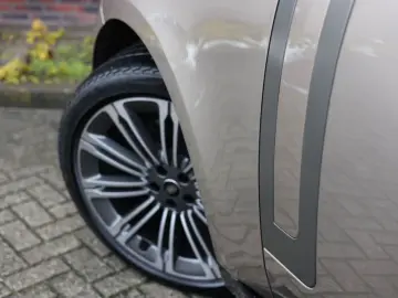 LAND ROVER Range Rover D250 HSE