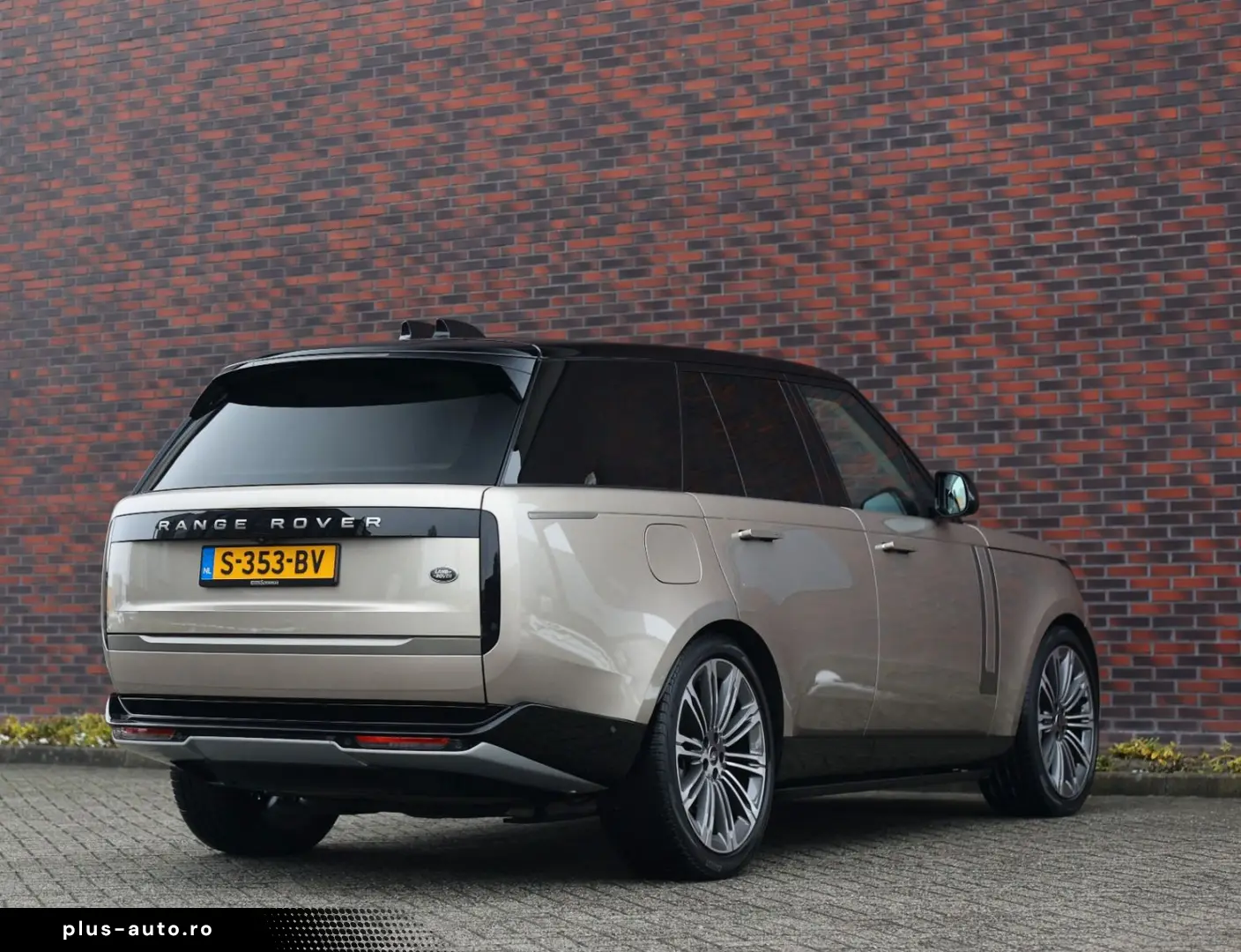 LAND ROVER Range Rover D250 HSE