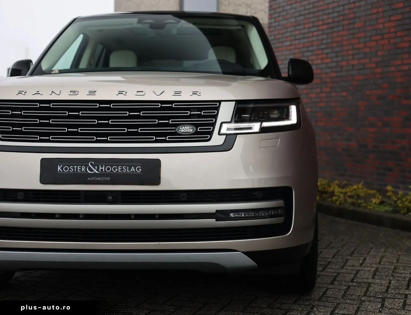 LAND ROVER Range Rover D250 HSE