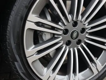 LAND ROVER Range Rover D250 HSE