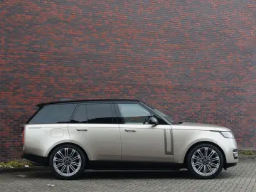 LAND ROVER Range Rover D250 HSE