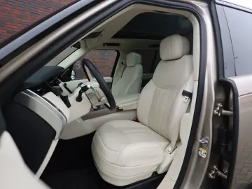 LAND ROVER Range Rover D250 HSE