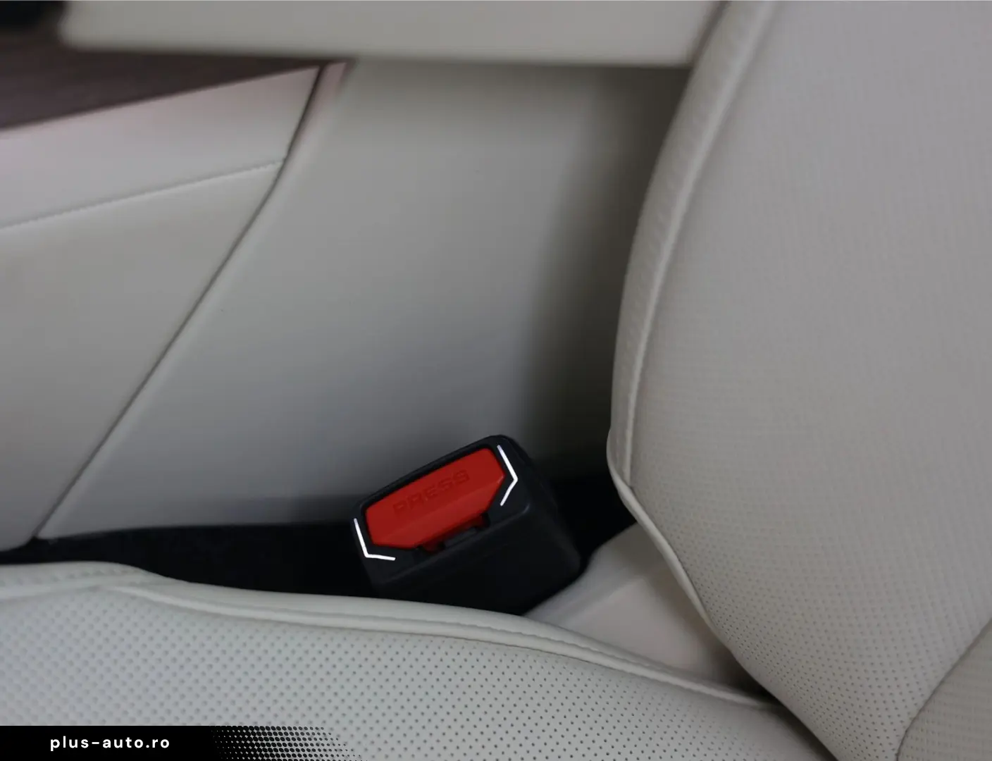 LAND ROVER Range Rover D250 HSE