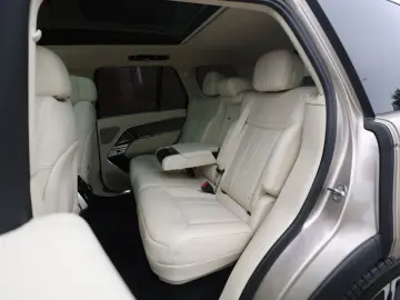 LAND ROVER Range Rover D250 HSE