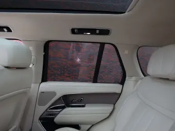 LAND ROVER Range Rover D250 HSE