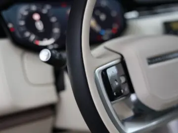 LAND ROVER Range Rover D250 HSE