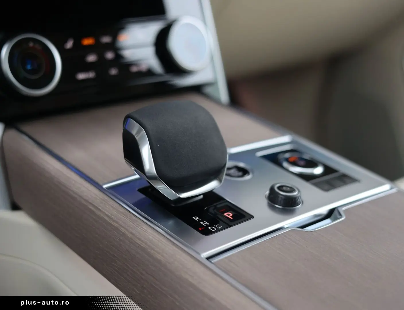 LAND ROVER Range Rover D250 HSE