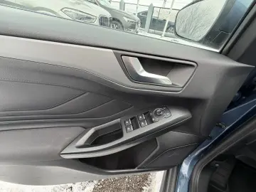 FORD FOCUS 1.0 ECOBOOST HYBRID TITANIUM STYLE