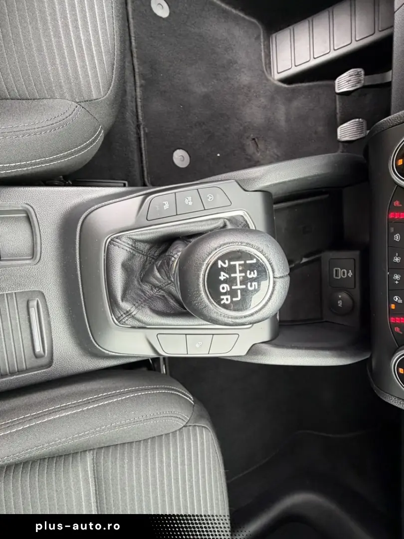 FORD FOCUS 1.0 ECOBOOST HYBRID TITANIUM STYLE