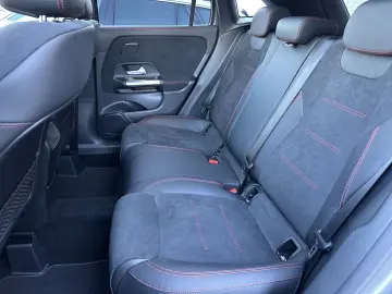 MERCEDES-BENZ GLA 200 4Matic AMG-Line NAV LED PANO K&hellip;