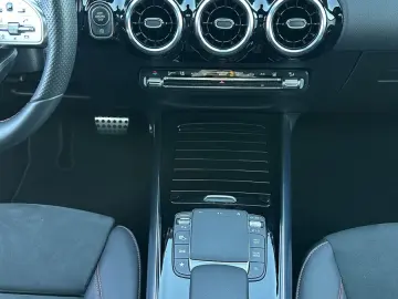 MERCEDES-BENZ GLA 200 4Matic AMG-Line NAV LED PANO K&hellip;