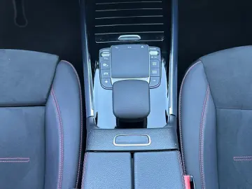 MERCEDES-BENZ GLA 200 4Matic AMG-Line NAV LED PANO K&hellip;