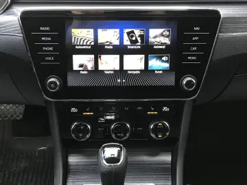 Skoda Superb 2.0 TDI 4X4 DSG Style