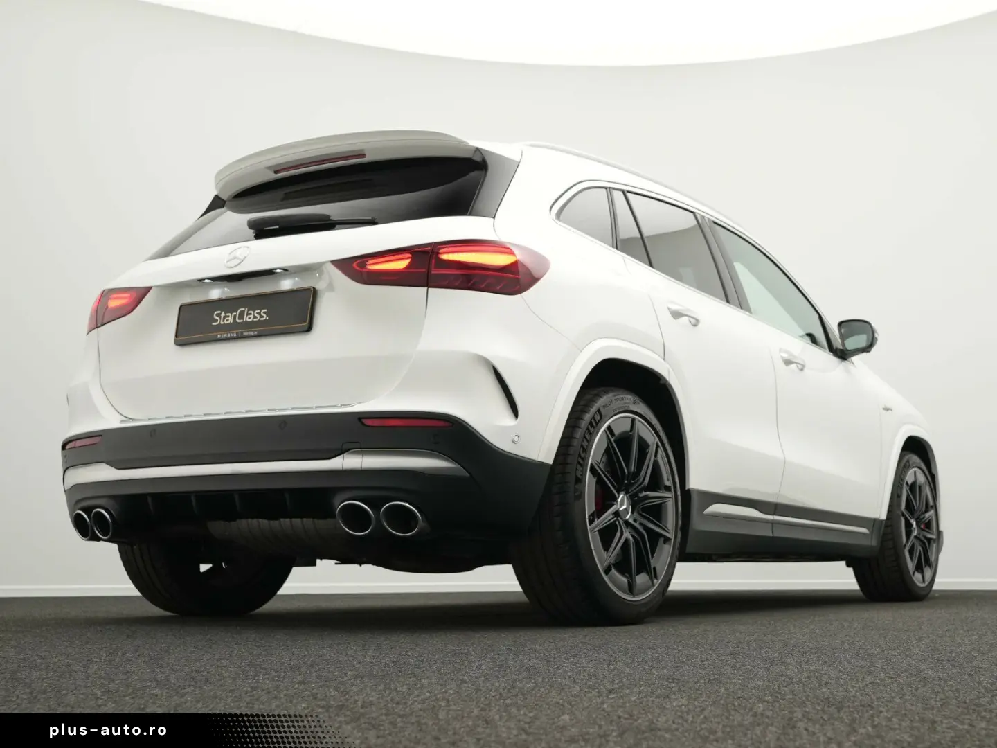 MERCEDES-BENZ GLA 45 S 4M Multi Pano Kamera 360  Burm Memo