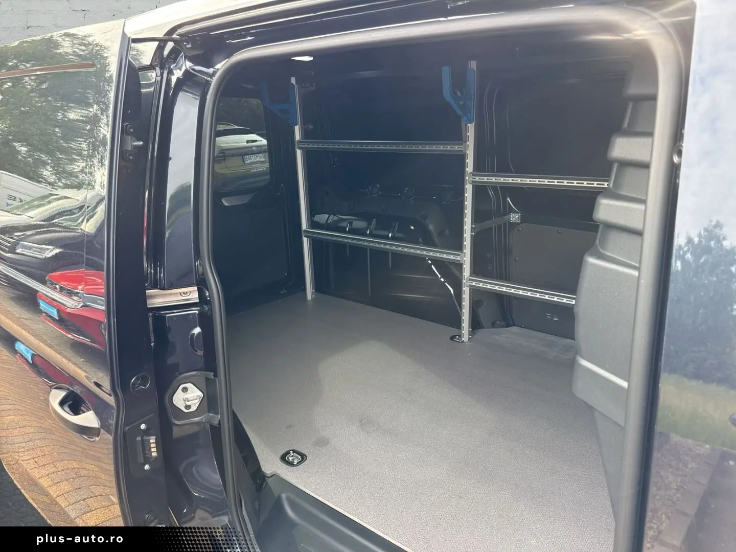 VW Caddy Maxi Cargo 2.0 TDI DSG AHK Navi 2-Zonen-Kl