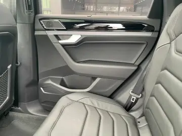 Volkswagen Touareg 3.0 TDI R-Line