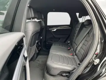 Volkswagen Touareg 3.0 TDI R-Line