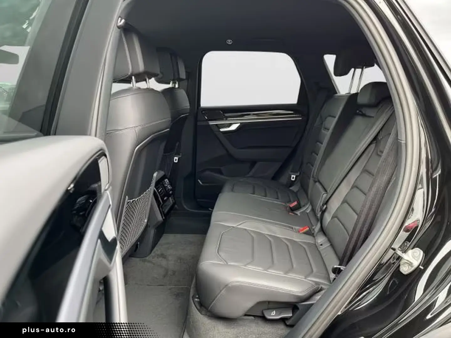 Volkswagen Touareg 3.0 TDI R-Line