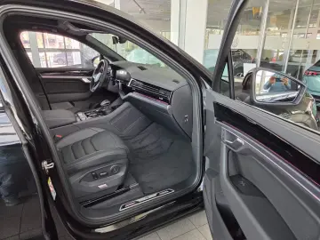 Volkswagen Touareg 3.0 TDI R-Line