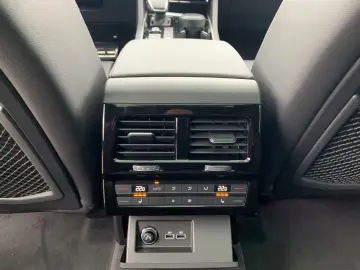 Volkswagen Touareg 3.0 TDI R-Line