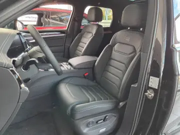 Volkswagen Touareg 3.0 TDI R-Line