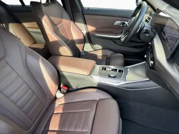 BMW 330e xDr Lim M SPORT PRO