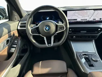 BMW 330e xDr Lim M SPORT PRO