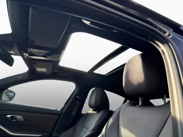 BMW 330e xDr Lim M SPORT PRO