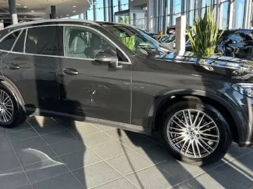 MERCEDES-BENZ GLC 200 4M Avantgarde Pano Standhz AHK Memory