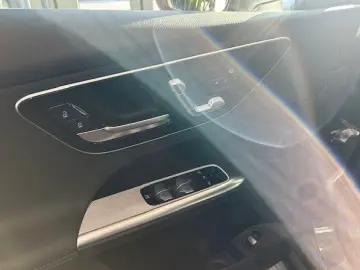 MERCEDES-BENZ GLC 200 4M Avantgarde Pano Standhz AHK Memory