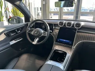 MERCEDES-BENZ GLC 200 4M Avantgarde Pano Standhz AHK Memory