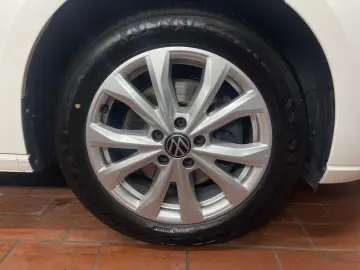 VW Caddy Maxi 2.0 TDI DSG Life PDC hinten DAB NAVI