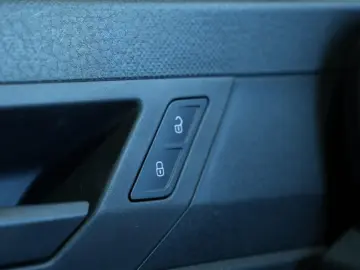 VW Caddy Maxi  AUTOMATIK TOT-WINKEL SHZ