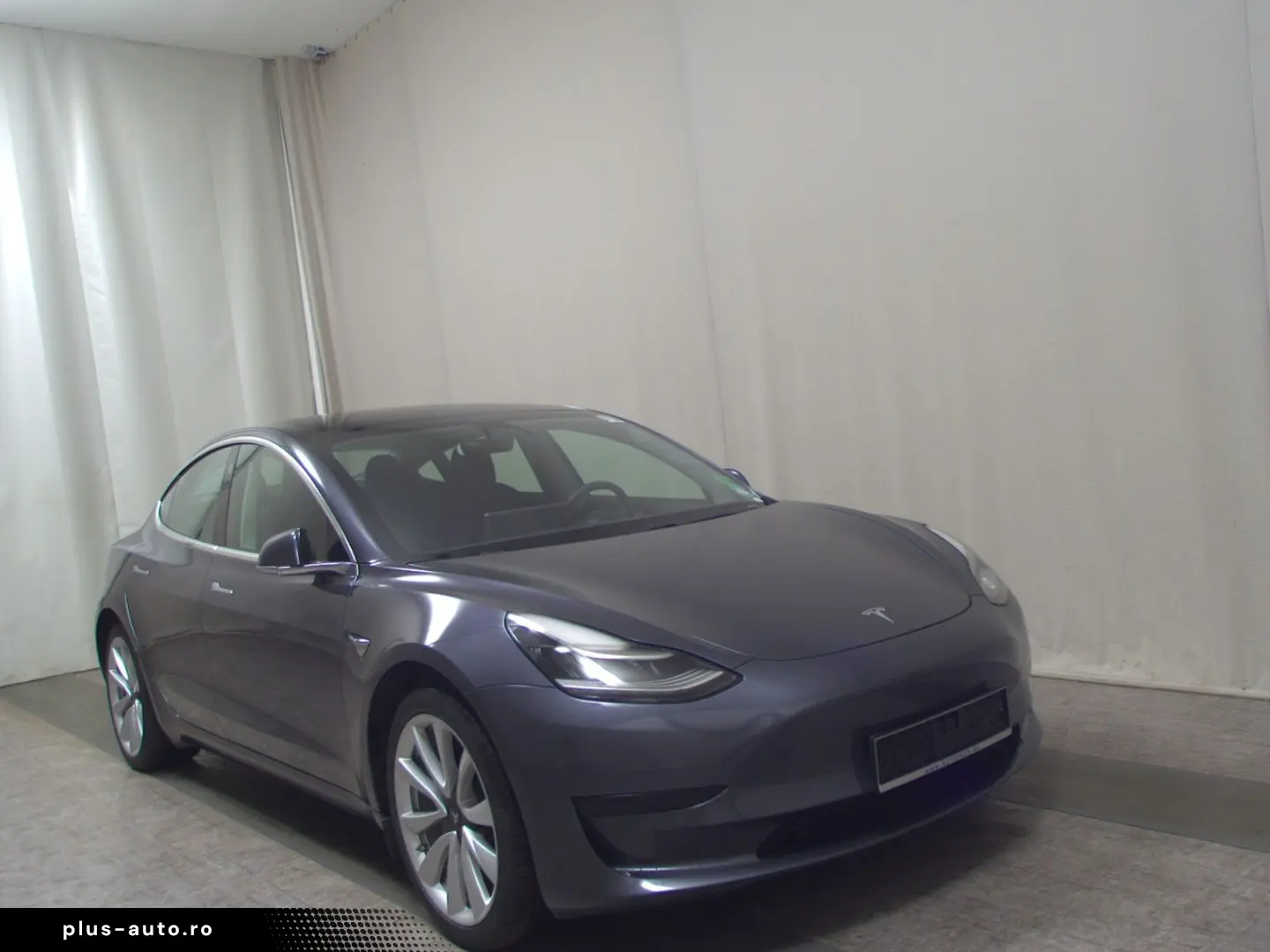 TESLA Model 3 RWD