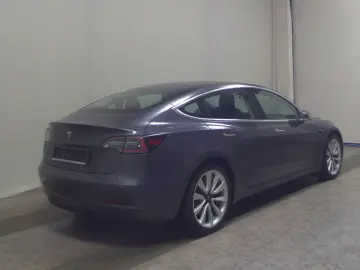 TESLA Model 3 RWD