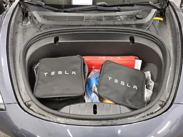 TESLA Model 3 RWD