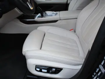BMW 750 i xDrive