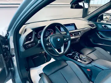 BMW 118 d Sport Line PANO LED AMBI PDC NAVI SHZ