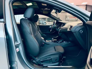 BMW 118 d Sport Line PANO LED AMBI PDC NAVI SHZ