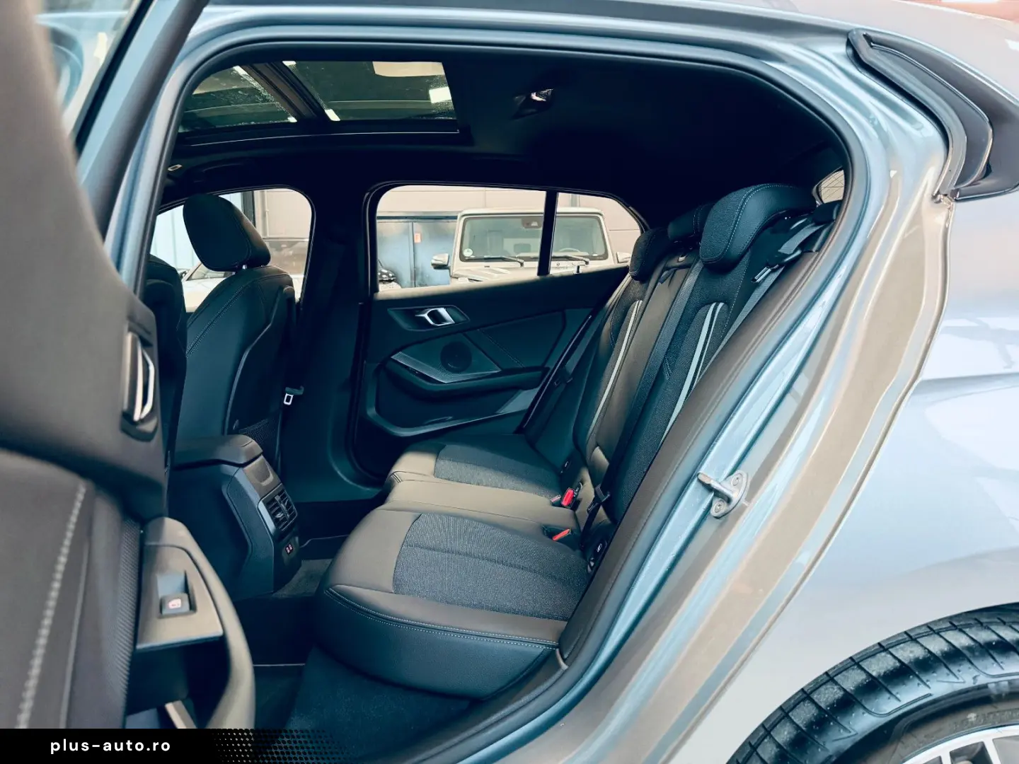 BMW 118 d Sport Line PANO LED AMBI PDC NAVI SHZ