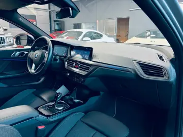 BMW 118 d Sport Line PANO LED AMBI PDC NAVI SHZ