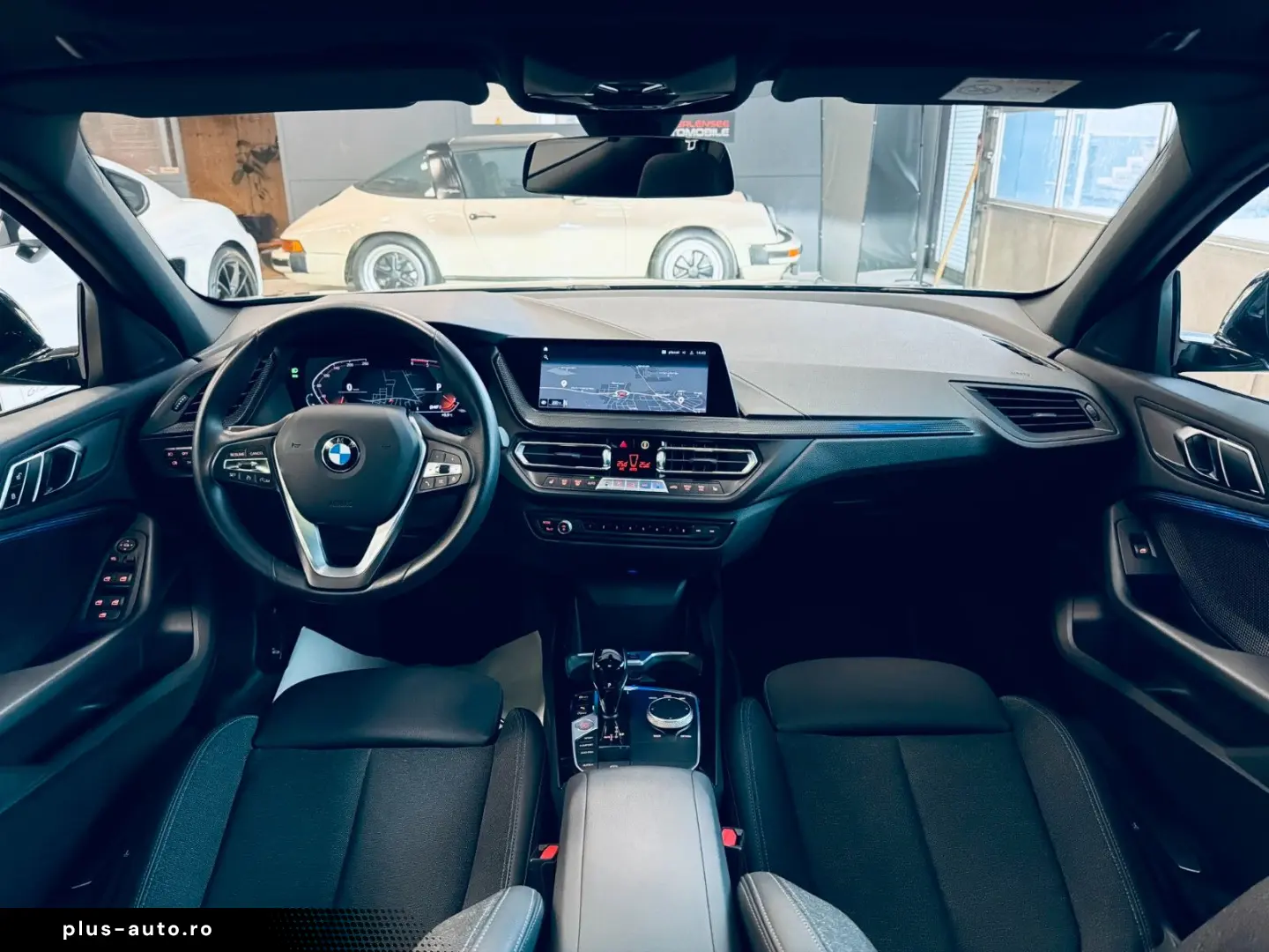 BMW 118 d Sport Line PANO LED AMBI PDC NAVI SHZ